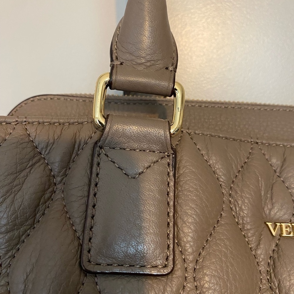 Vera bradlley Purse - Picture 3 of 9